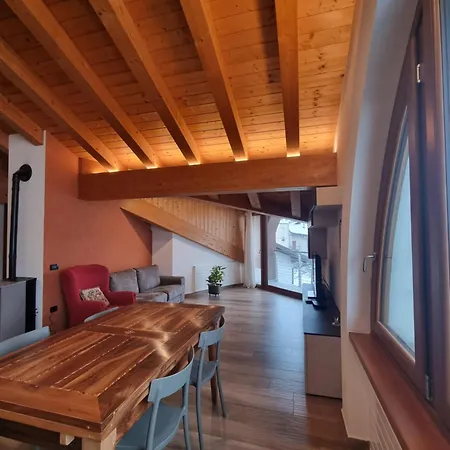 Maison De L'envers Apartment