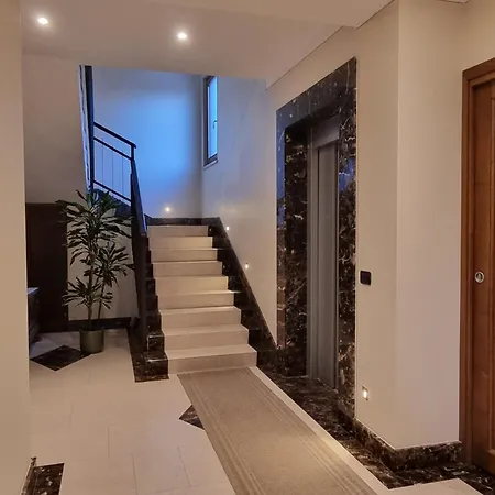 Maison De L'envers